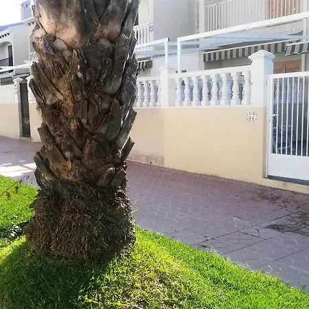 Deluxe Urbanización Privada En Playa Con Piscina, Totalmente Equipado Сasa de vacaciones *